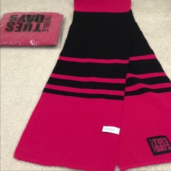 T Mobile Tuesday Black and Pink Striped Scarf - Picture 3 of 8